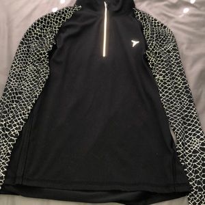 old navy workout long sleeve shirt